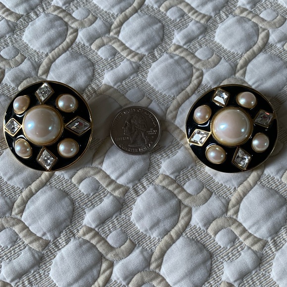 Vintage clip on earrings - Picture 5 of 5